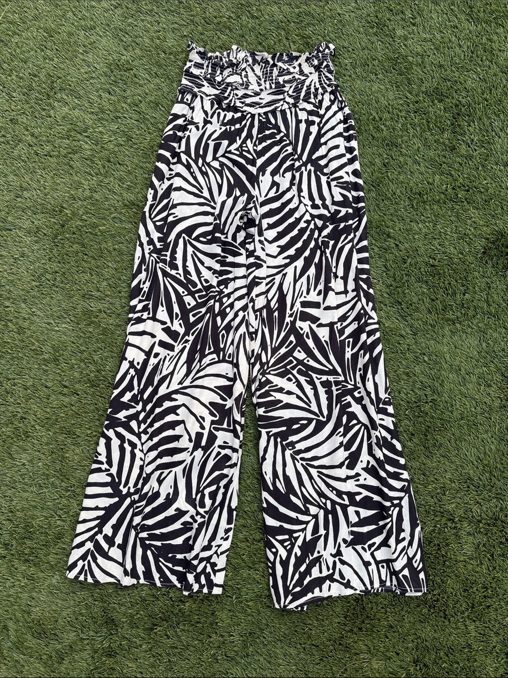 Patrons of Peace Black & White Wide-Leg Tropical-Print Pants